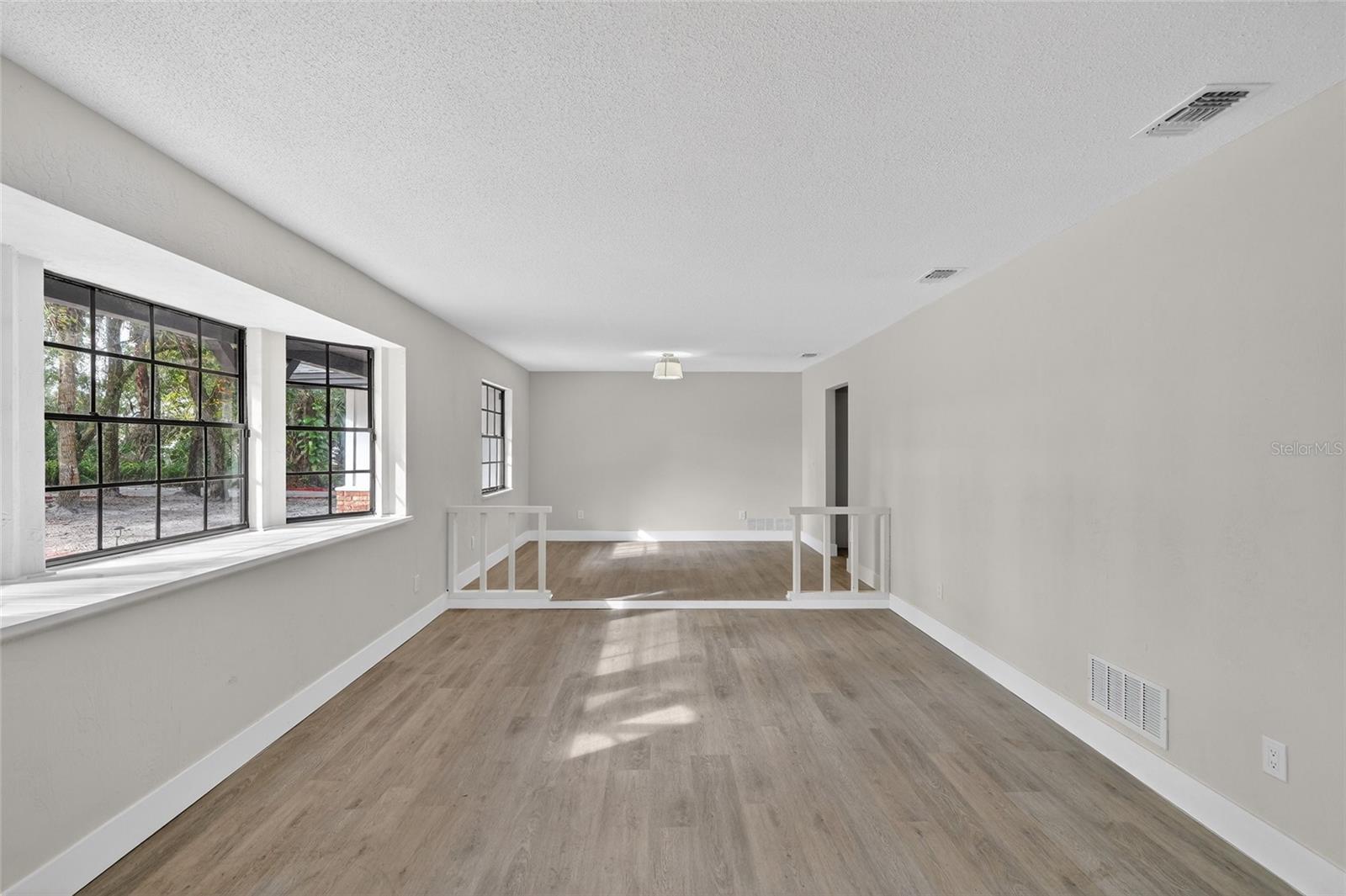 Image 4 of 49 For 310 Country Circle Drive W