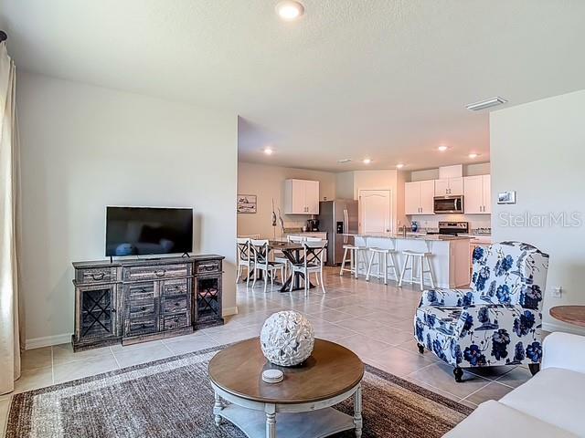 Image 5 of 8 For 2219 Lake Preserve Circle