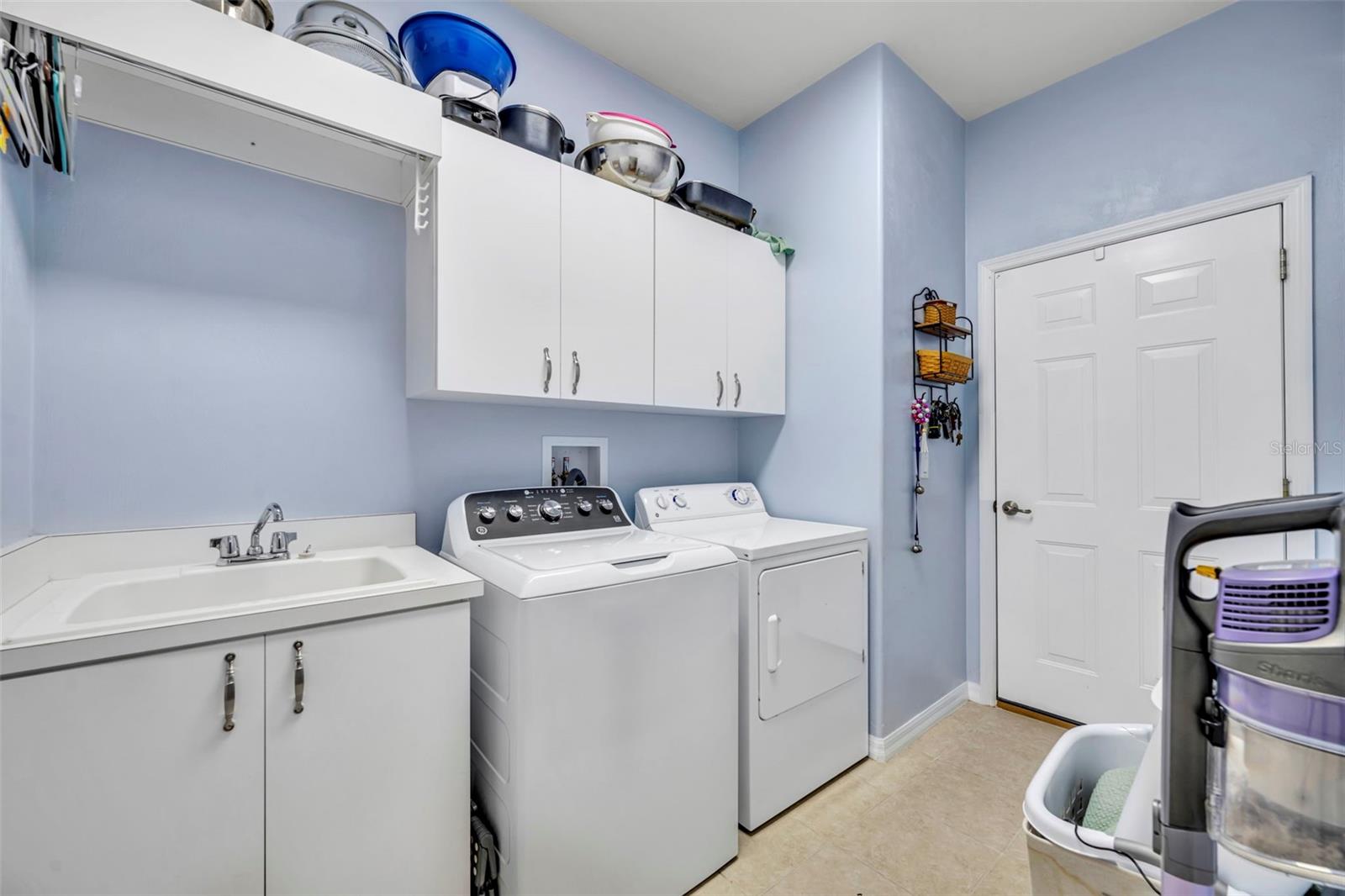 Image 18 of 32 For 3617 Casello Drive