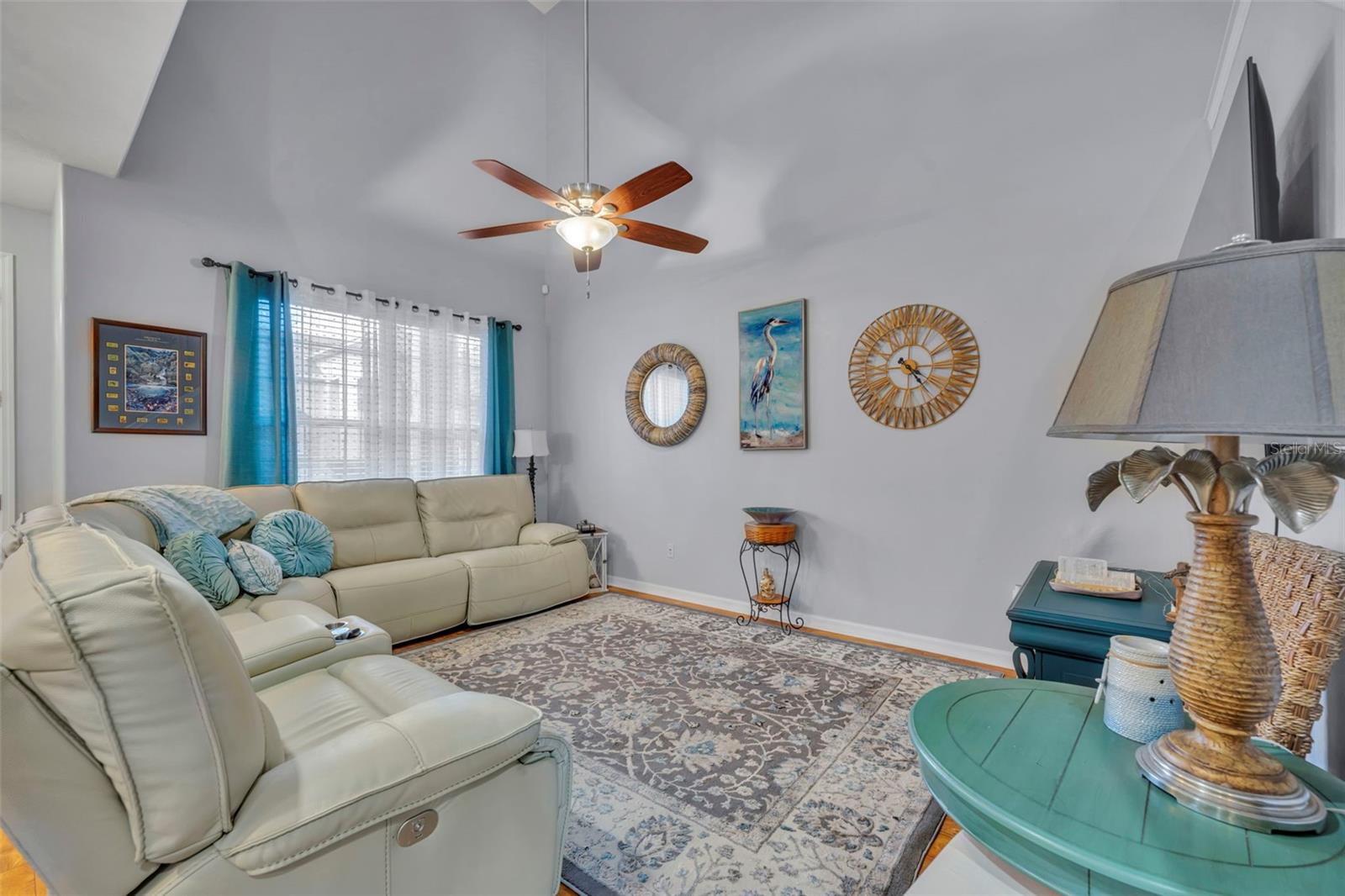 Image 4 of 32 For 3617 Casello Drive