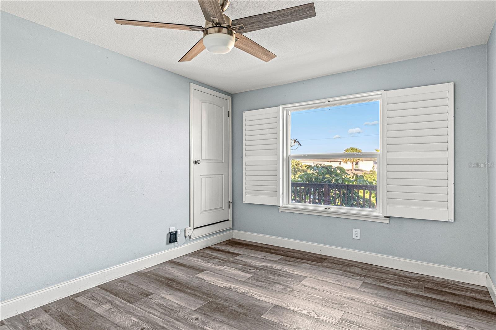 Image 14 of 41 For 4638 Van Kleeck Drive