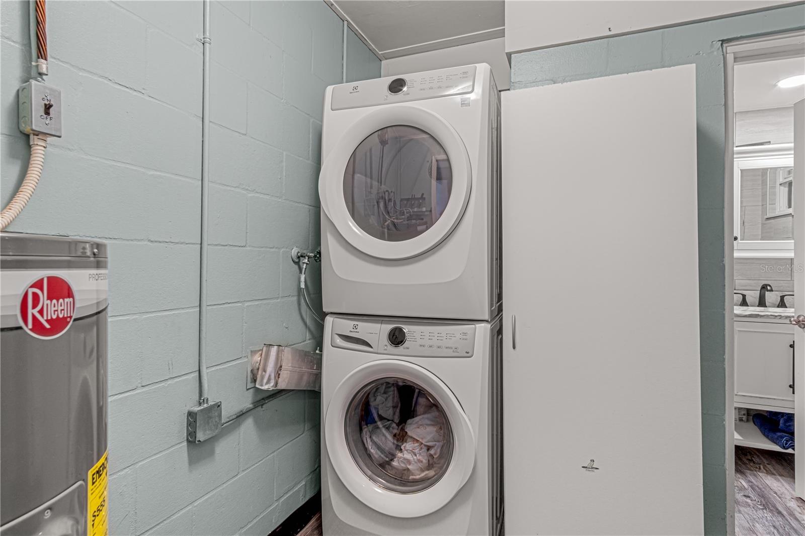 Image 23 of 41 For 4638 Van Kleeck Drive