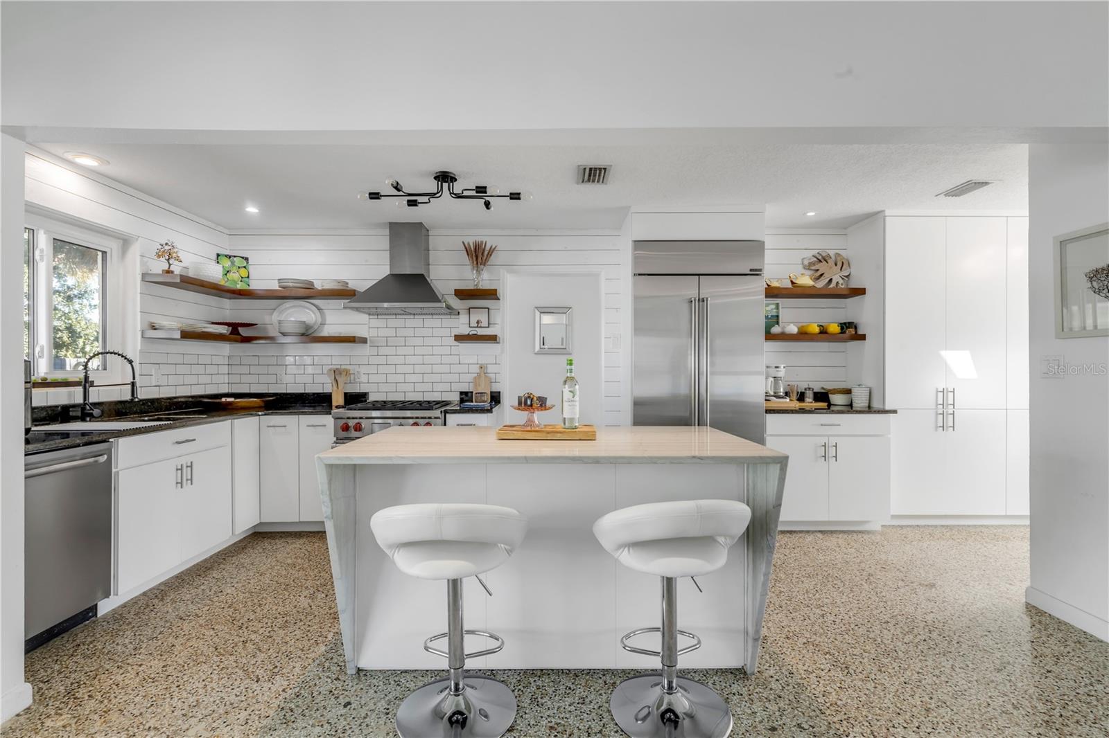 Image 18 of 76 For 905 Peninsula Avenue