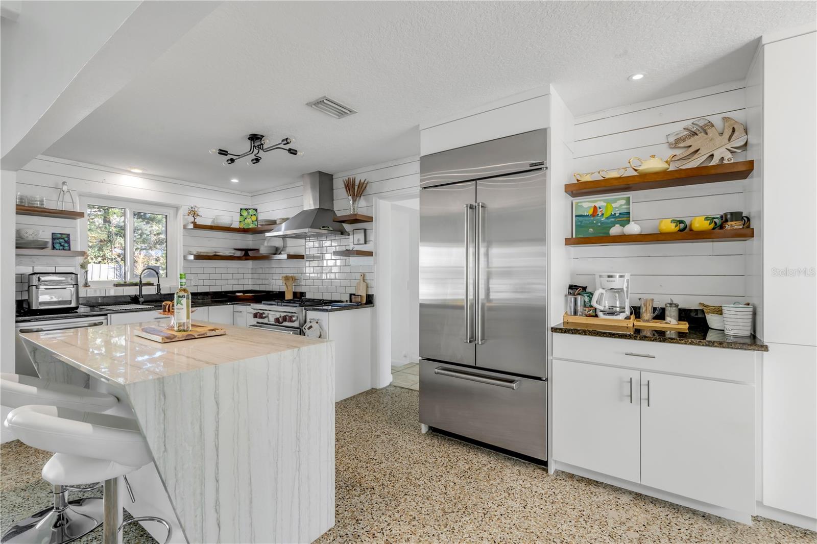 Image 19 of 76 For 905 Peninsula Avenue