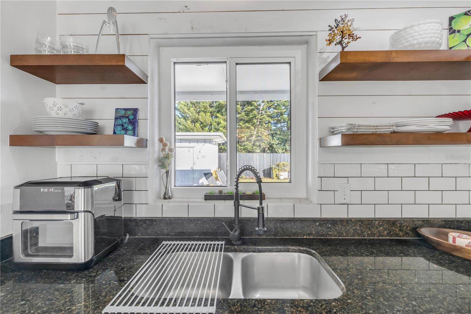 Image 22 of 76 For 905 Peninsula Avenue