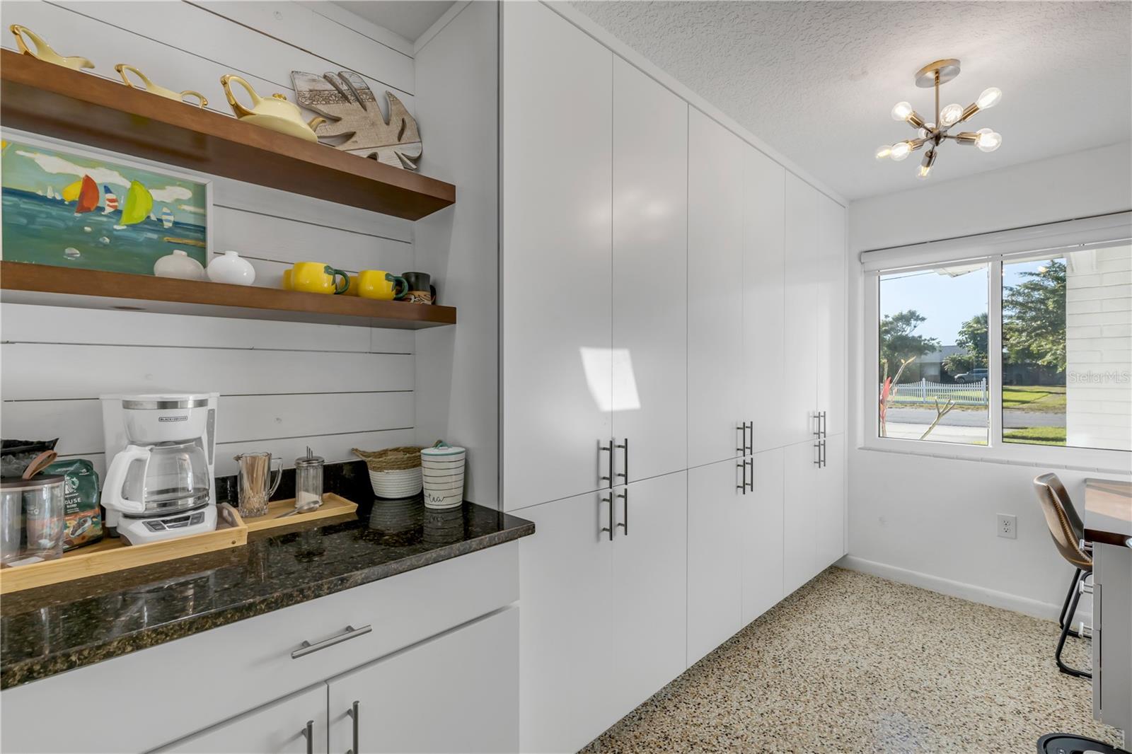 Image 23 of 76 For 905 Peninsula Avenue