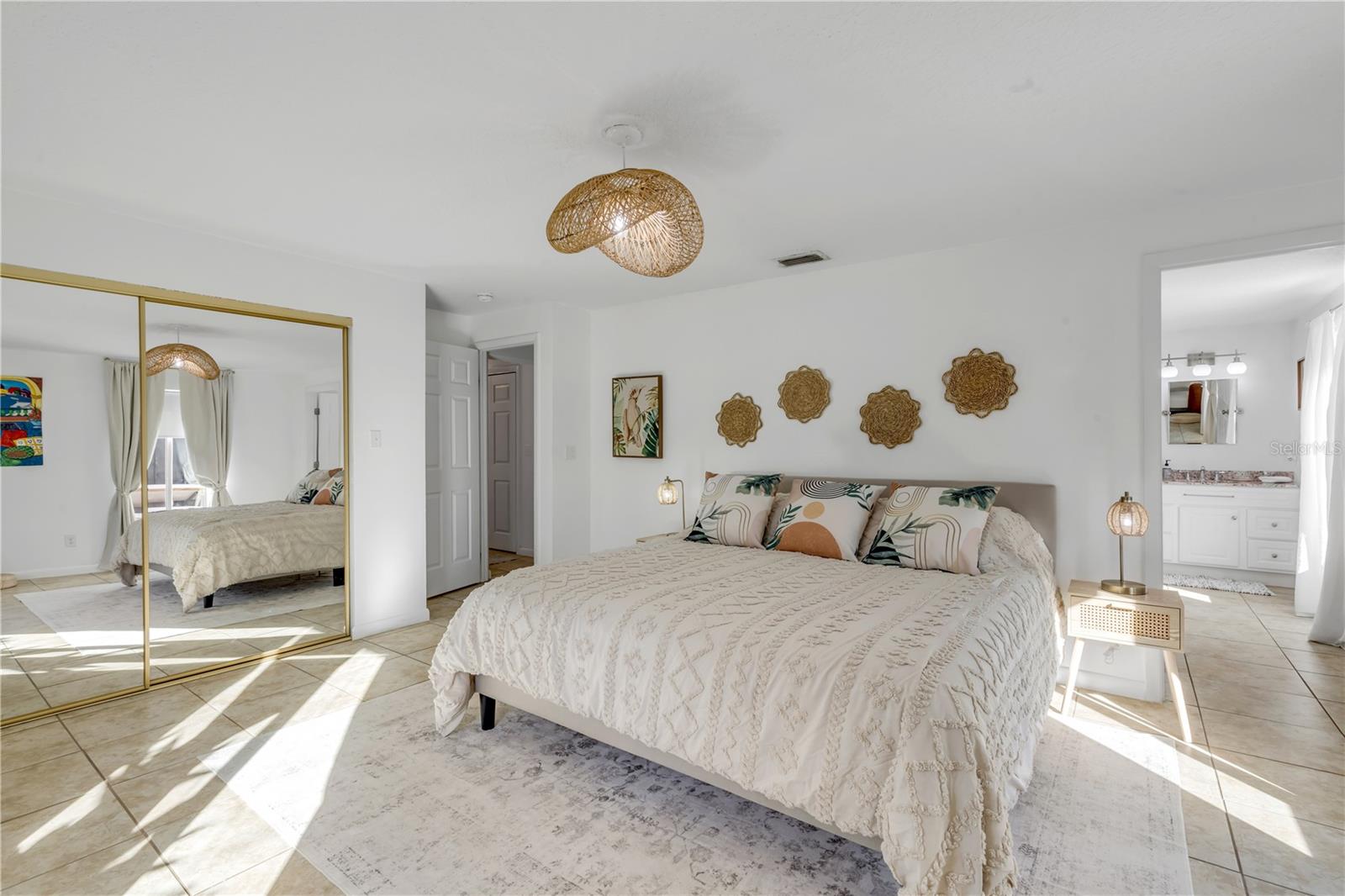 Image 29 of 76 For 905 Peninsula Avenue