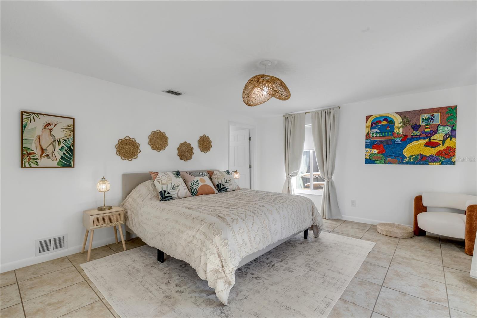 Image 31 of 76 For 905 Peninsula Avenue