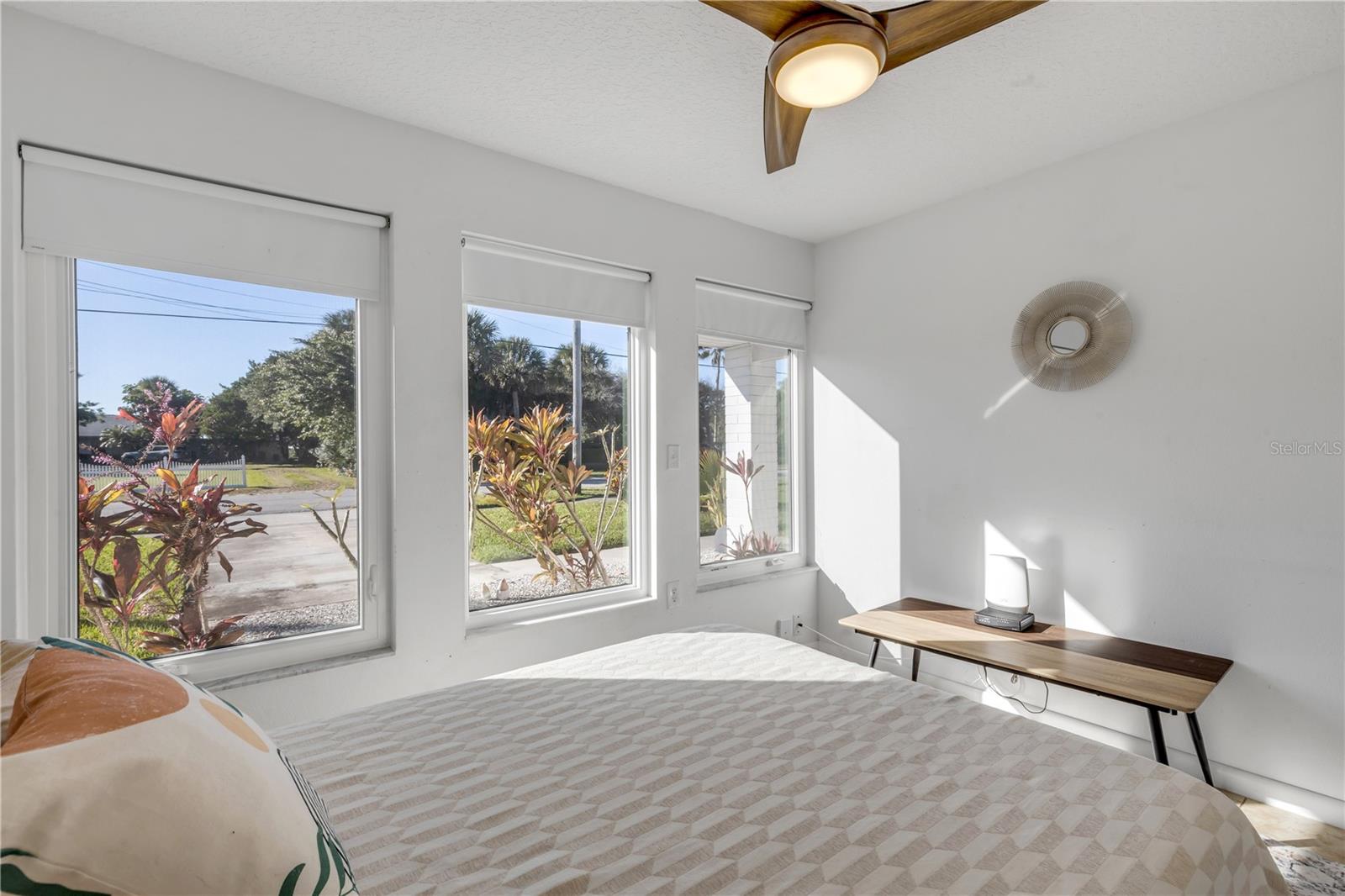 Image 35 of 76 For 905 Peninsula Avenue