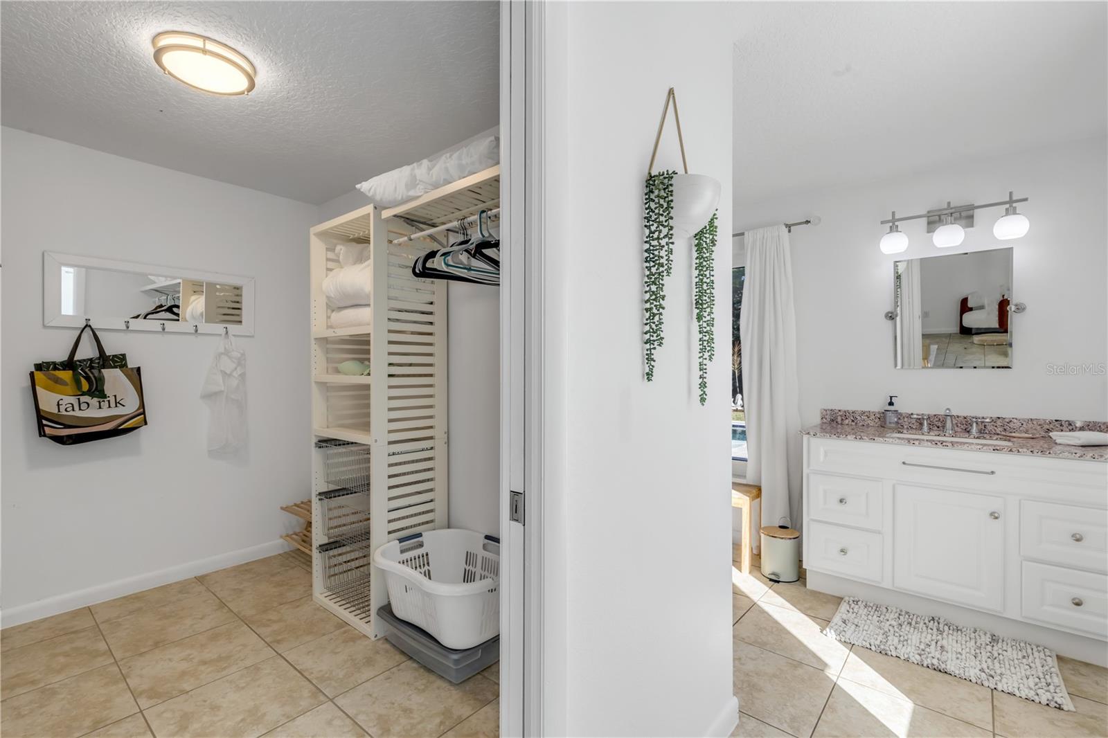 Image 36 of 76 For 905 Peninsula Avenue