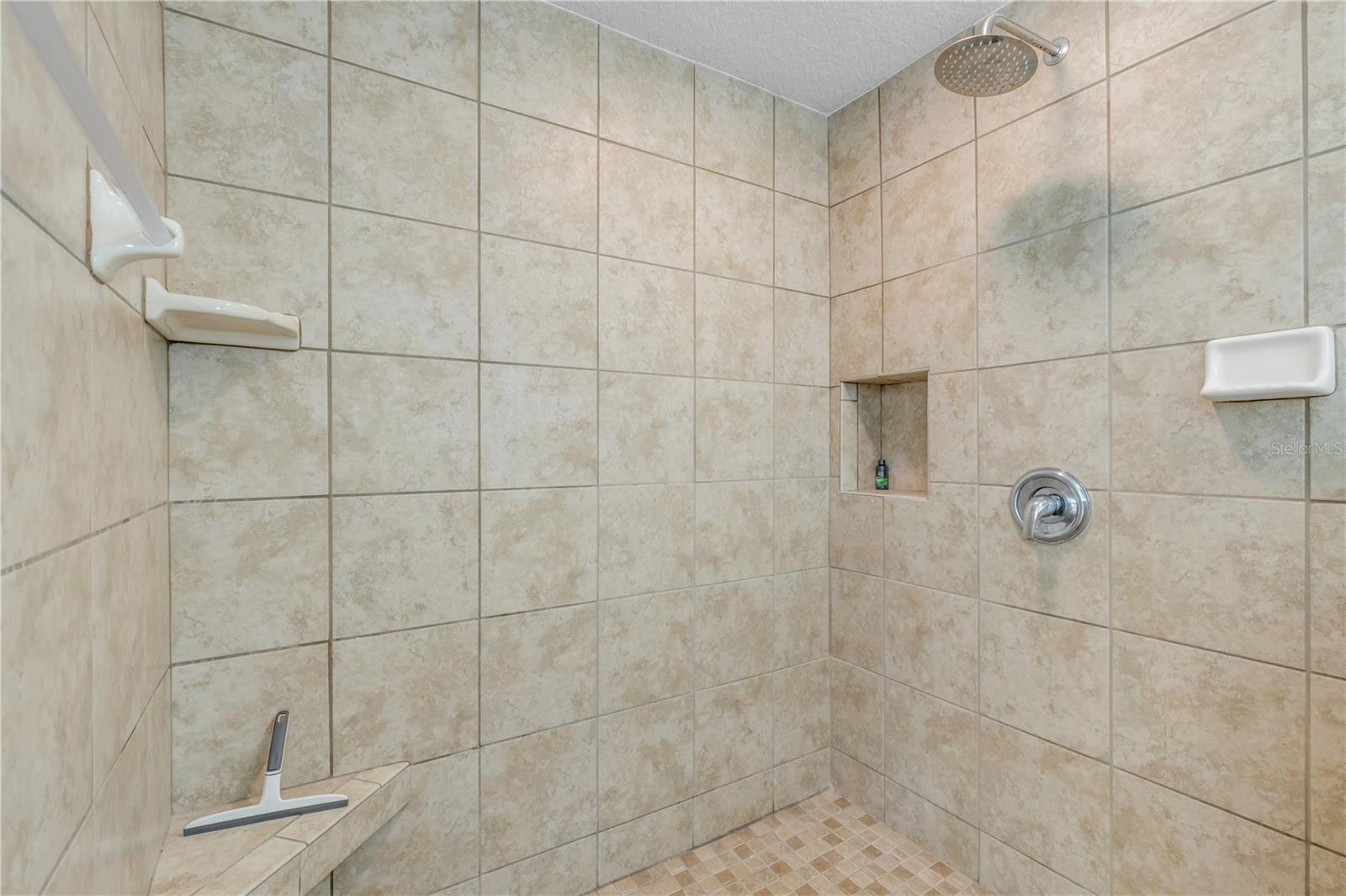 Image 38 of 76 For 905 Peninsula Avenue