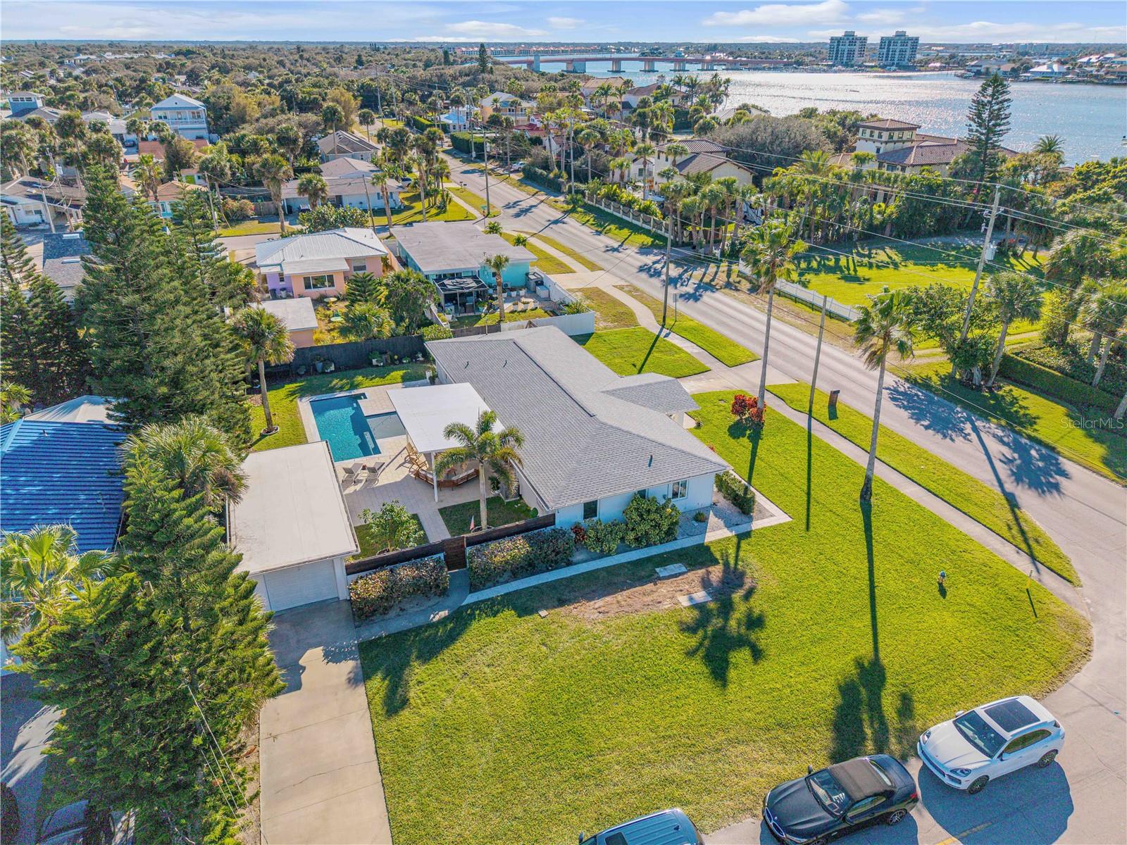 Image 4 of 76 For 905 Peninsula Avenue