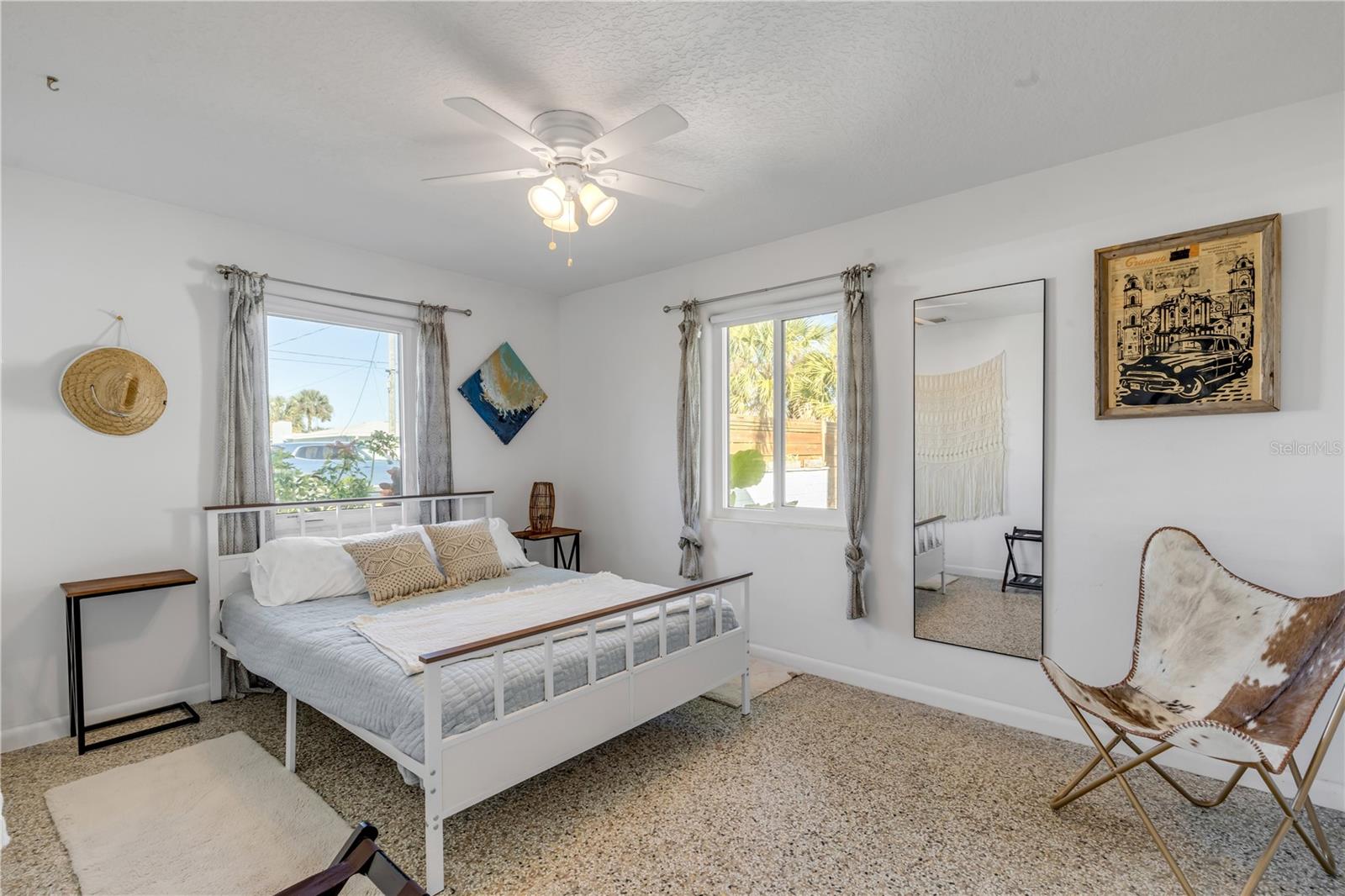 Image 45 of 76 For 905 Peninsula Avenue