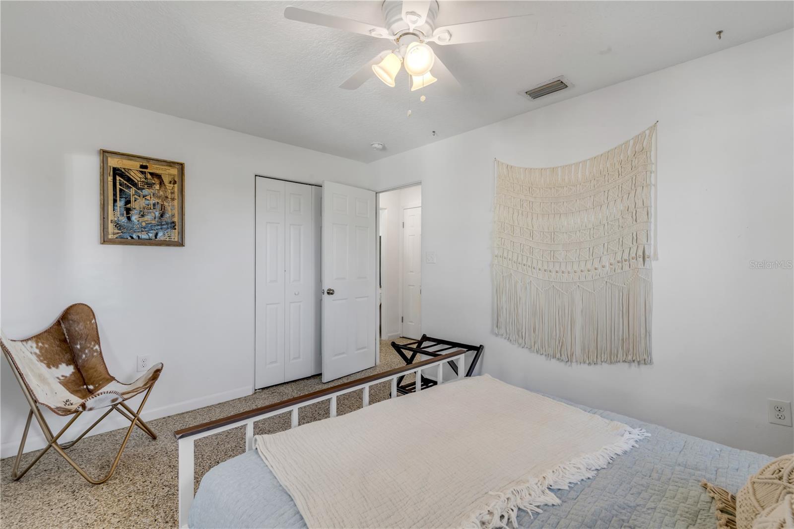 Image 46 of 76 For 905 Peninsula Avenue