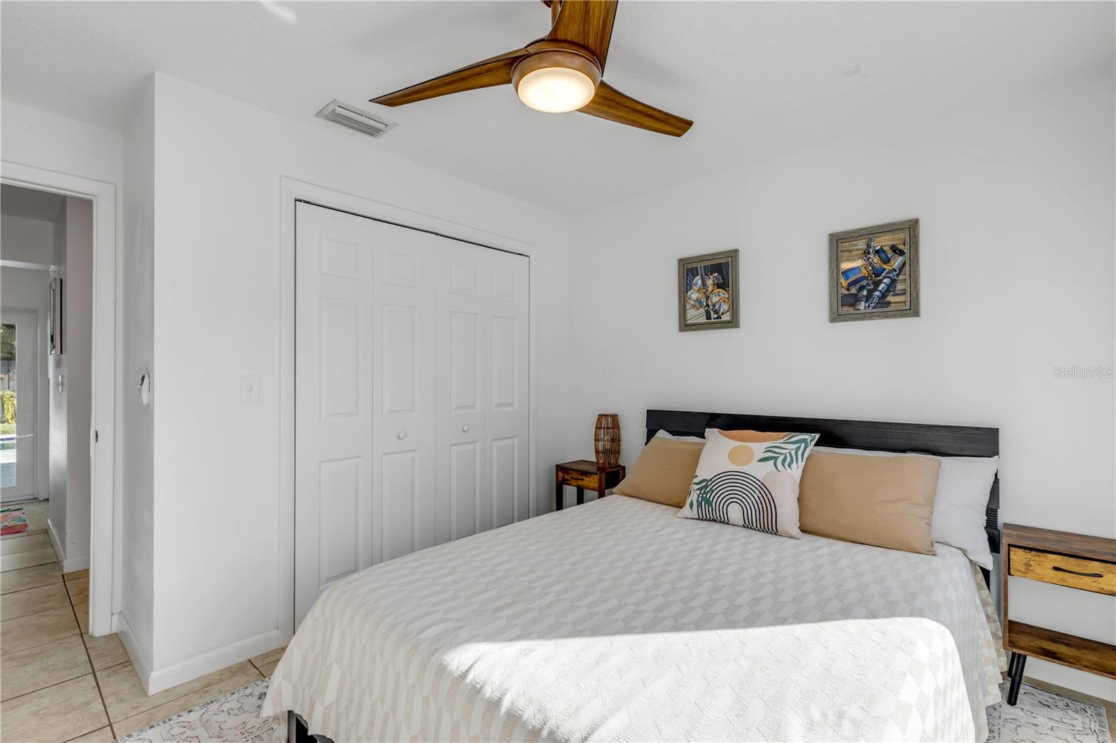 Image 47 of 76 For 905 Peninsula Avenue