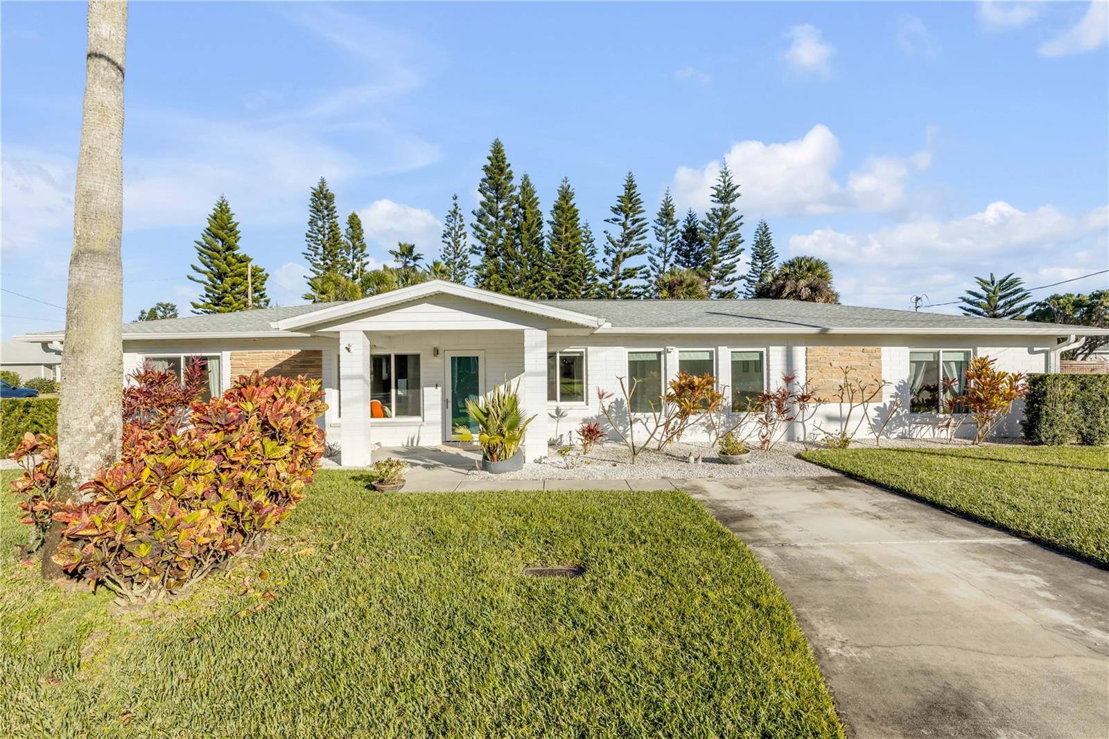 Image 5 of 76 For 905 Peninsula Avenue