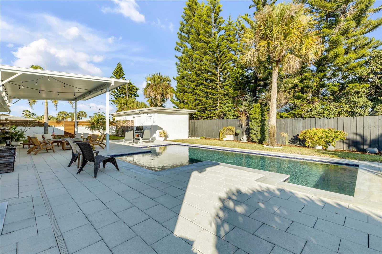 Image 65 of 76 For 905 Peninsula Avenue