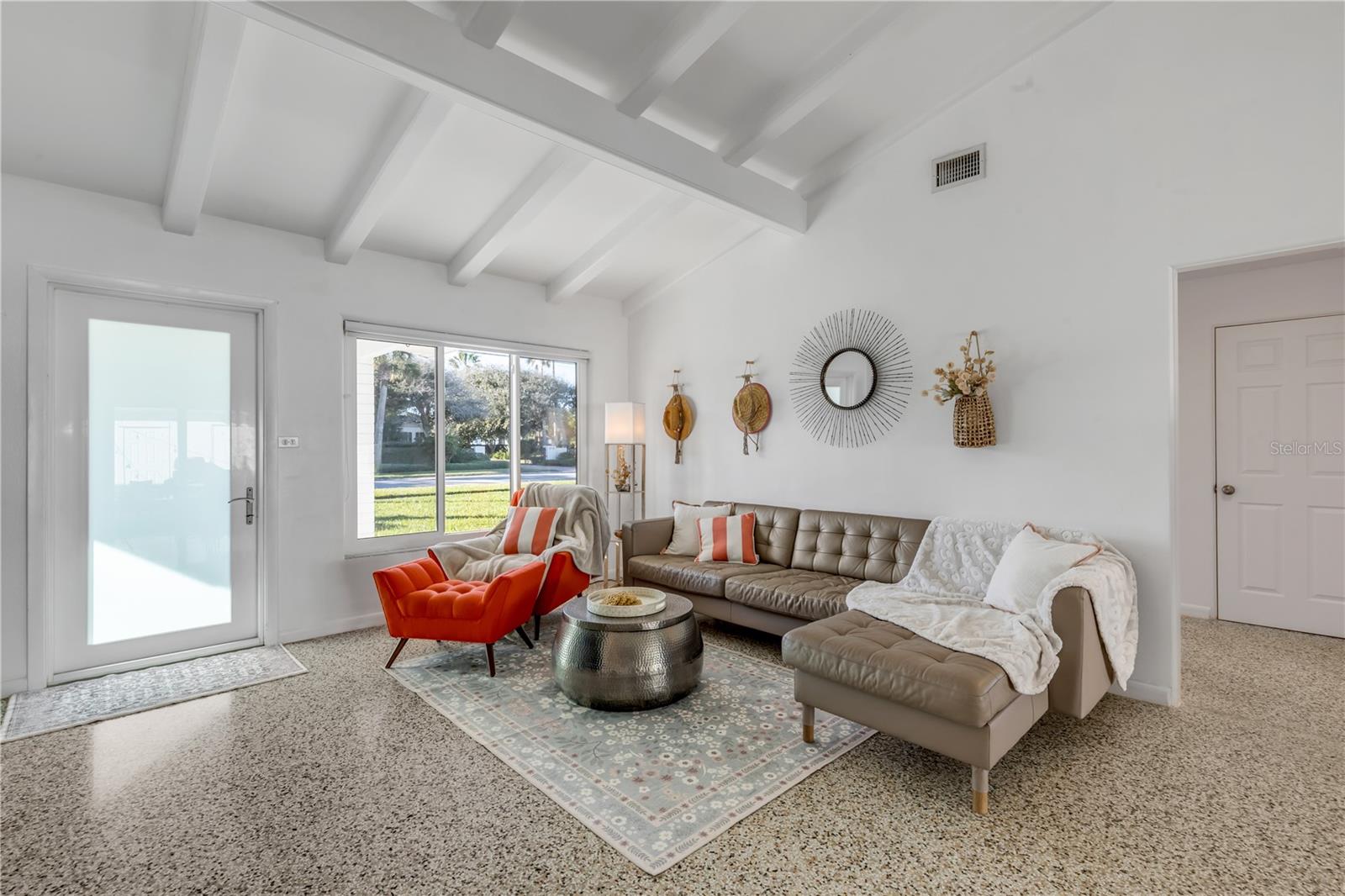 Image 7 of 76 For 905 Peninsula Avenue