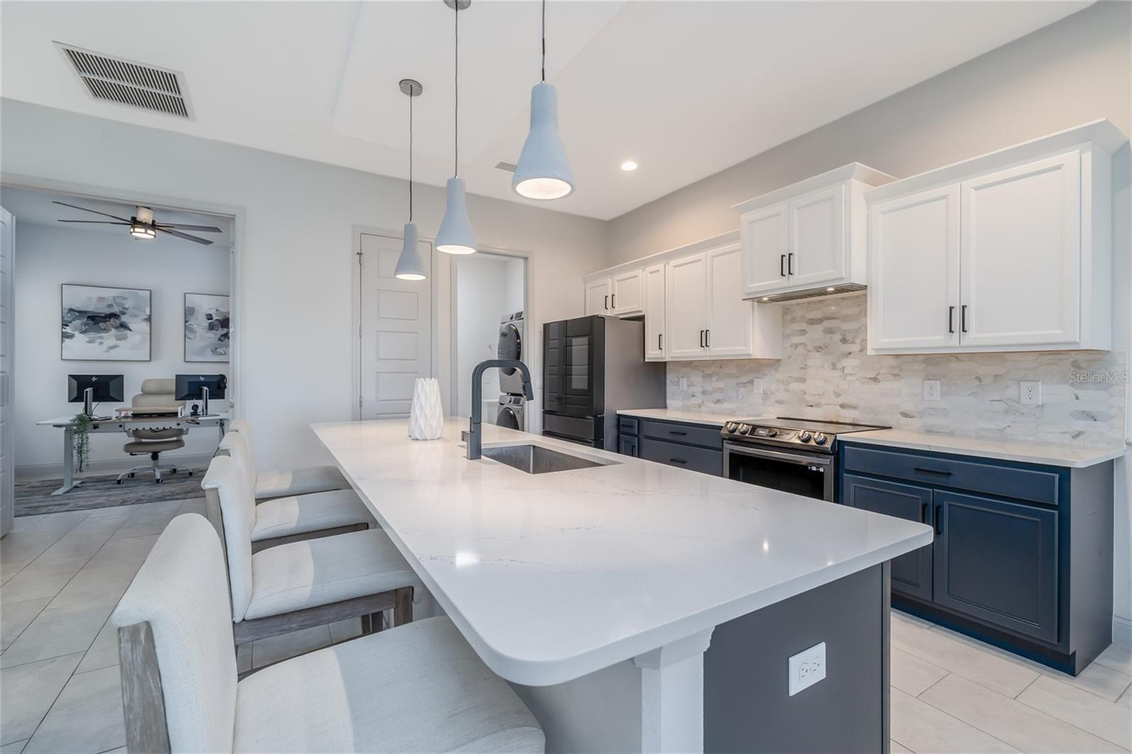 Image 23 of 52 For 1567 Lake Reserve Drive