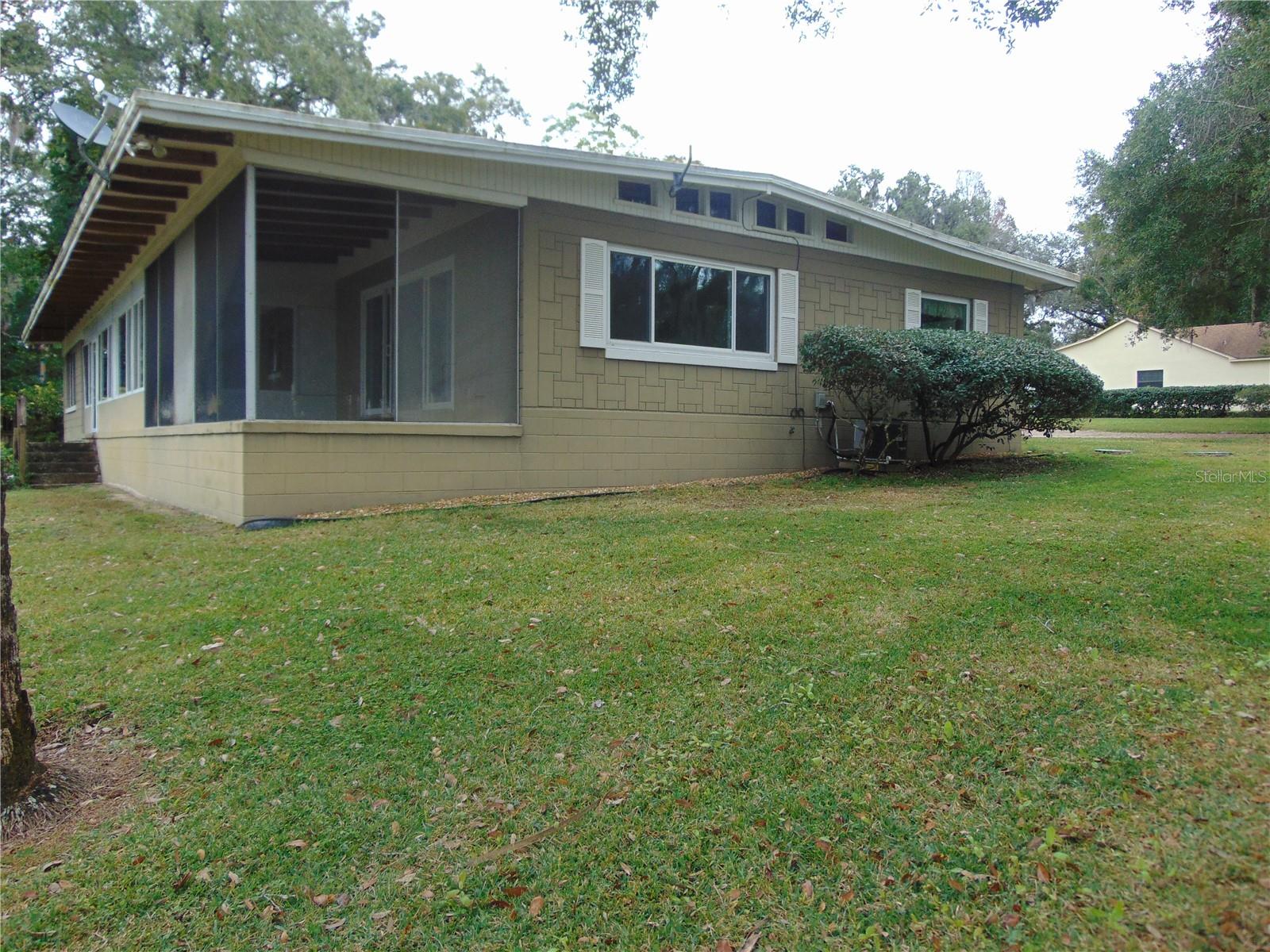 Image 10 of 45 For 2435 Broadvue Avenue