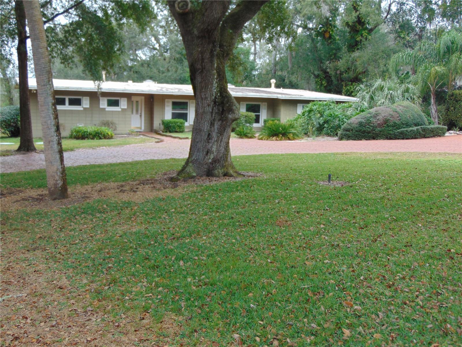 Image 3 of 45 For 2435 Broadvue Avenue