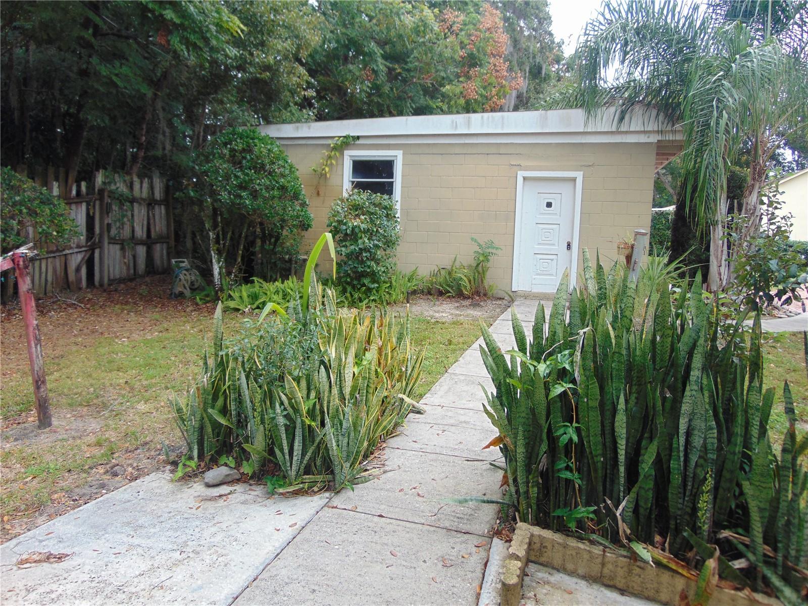 Image 7 of 45 For 2435 Broadvue Avenue