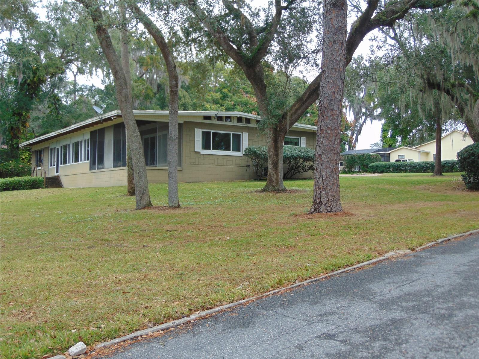 Image 9 of 45 For 2435 Broadvue Avenue