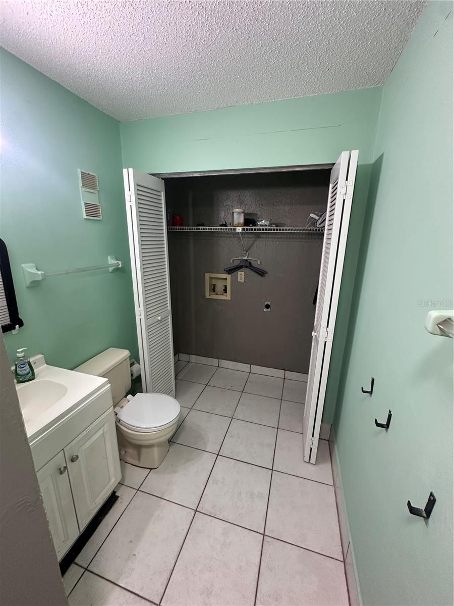 Image 23 of 28 For 2016 Oak Meadow Circle