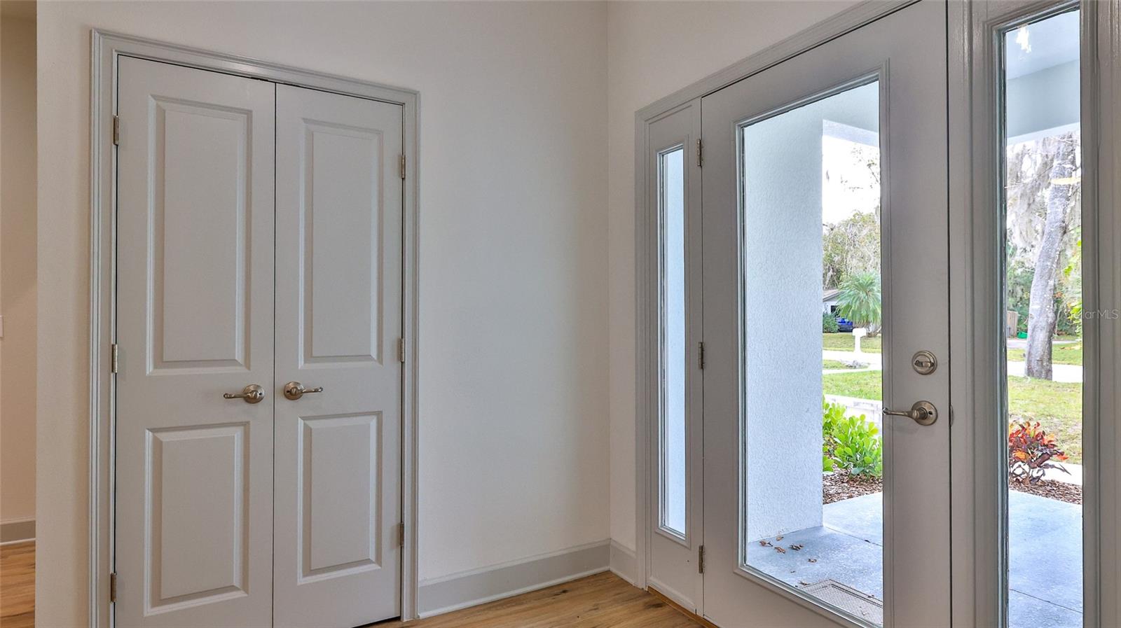 Image 12 of 35 For 407 Palm Drive