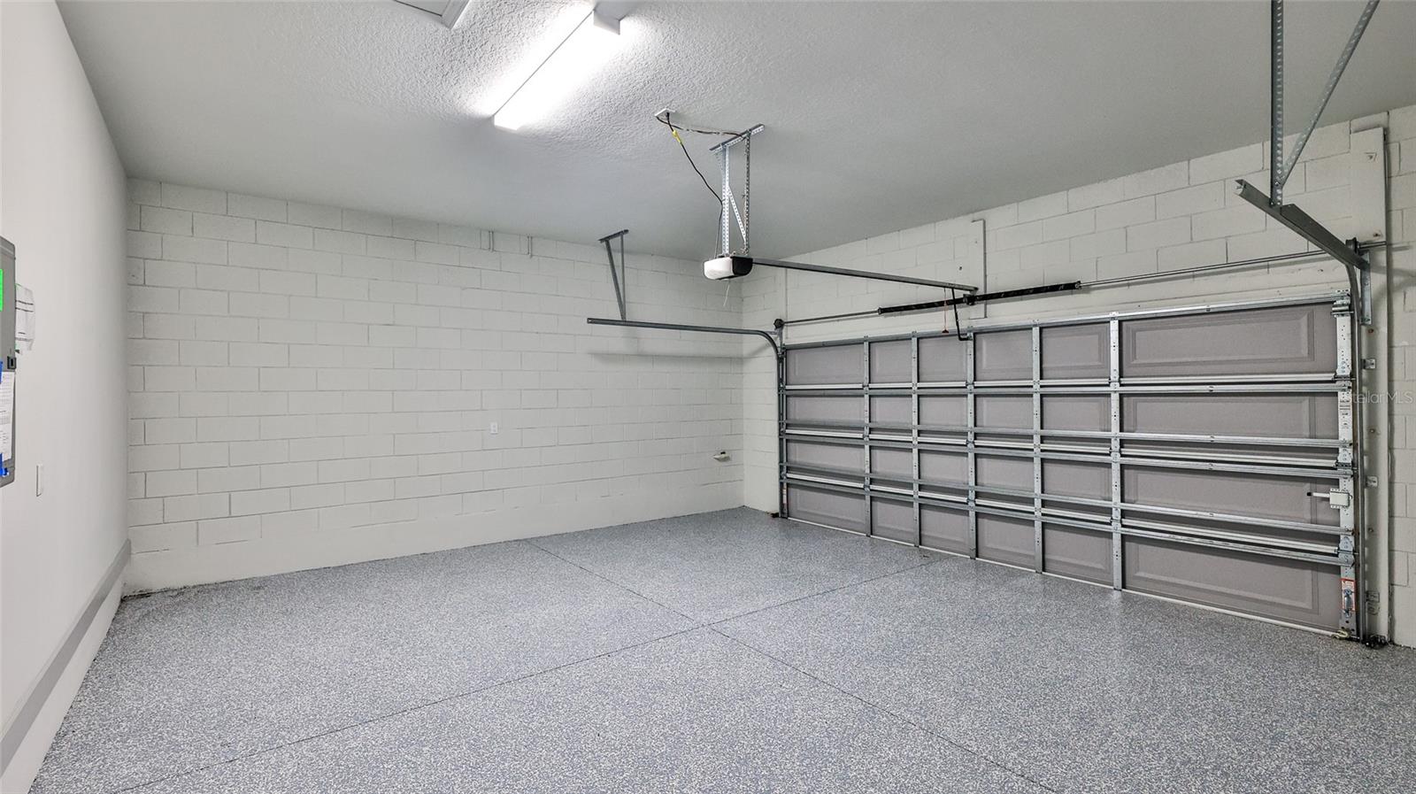 Image 14 of 35 For 407 Palm Drive