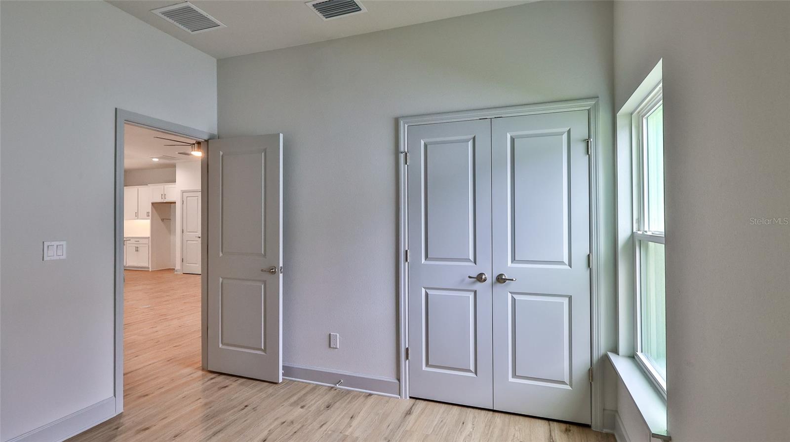 Image 18 of 35 For 407 Palm Drive