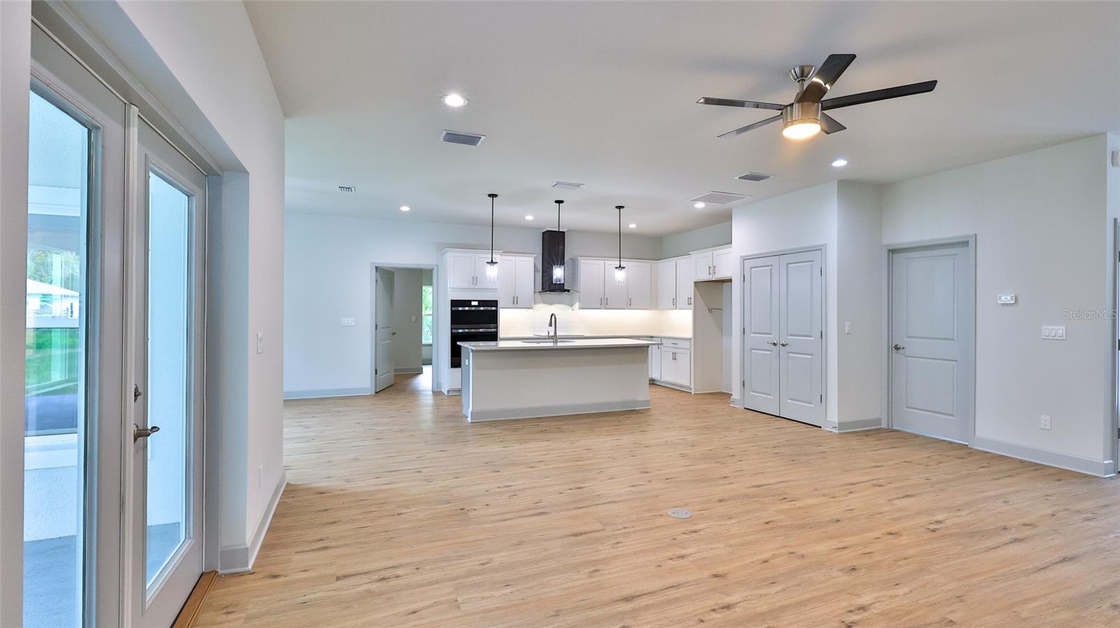 Image 19 of 35 For 407 Palm Drive