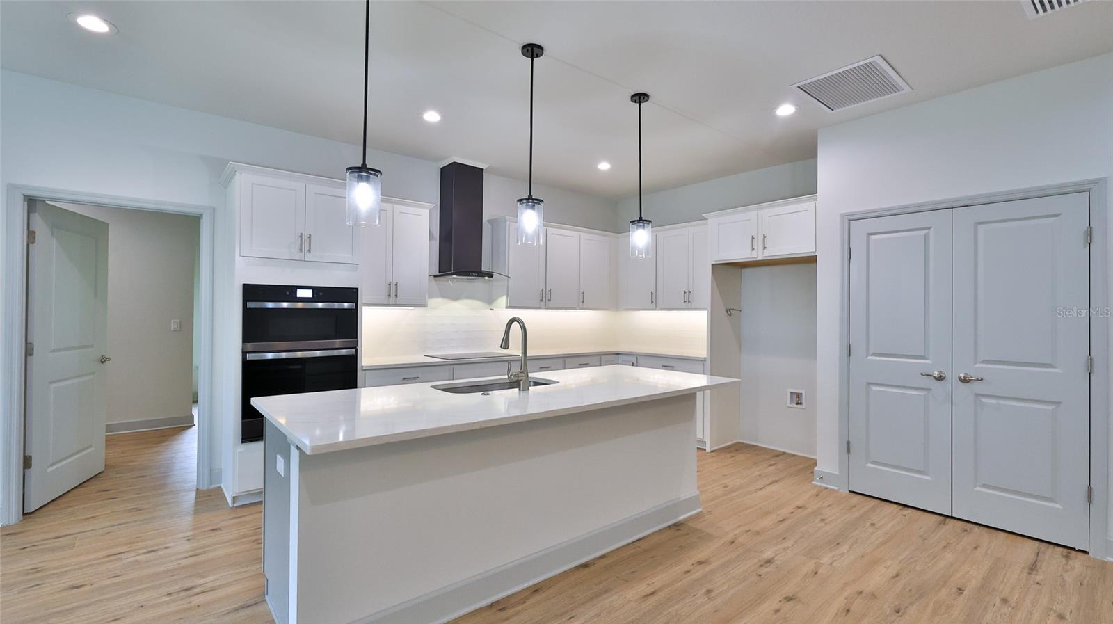 Image 21 of 35 For 407 Palm Drive