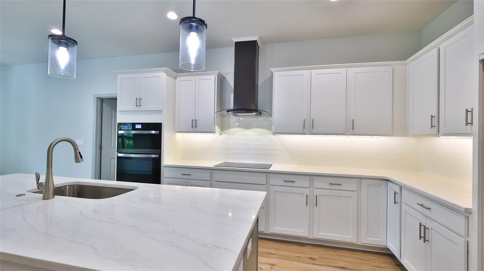 Image 22 of 35 For 407 Palm Drive