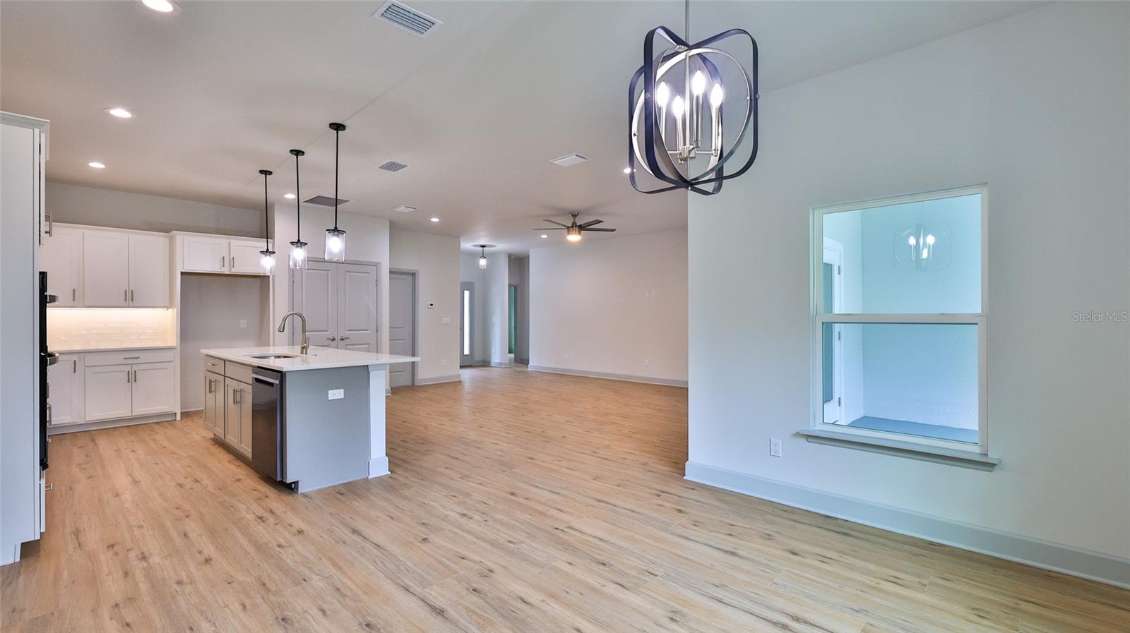 Image 24 of 35 For 407 Palm Drive