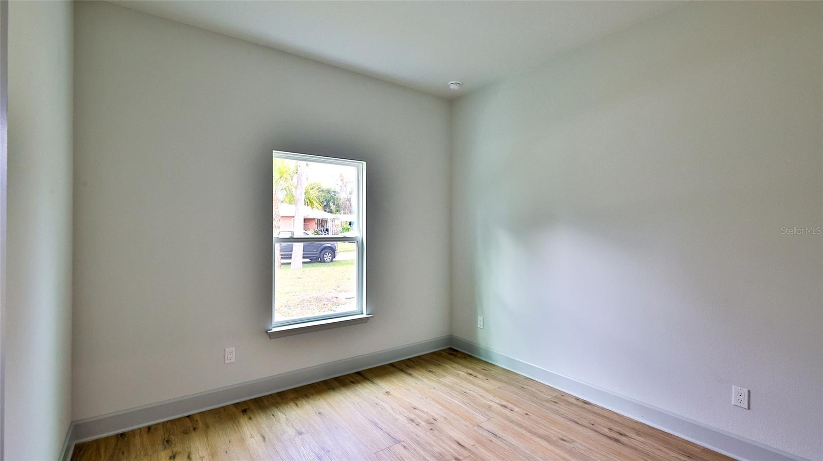 Image 6 of 35 For 407 Palm Drive