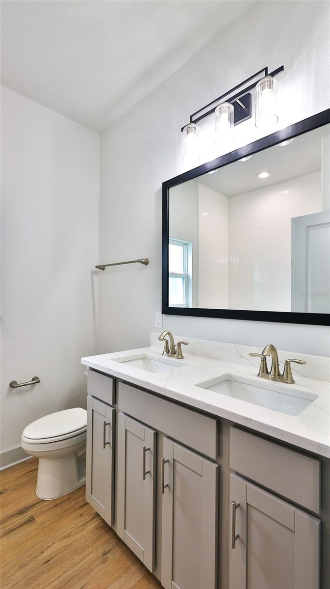 Image 9 of 35 For 407 Palm Drive