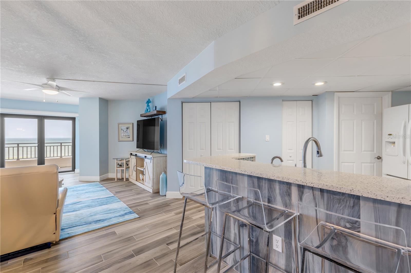 Image 11 of 68 For 5207 Atlantic Avenue 924