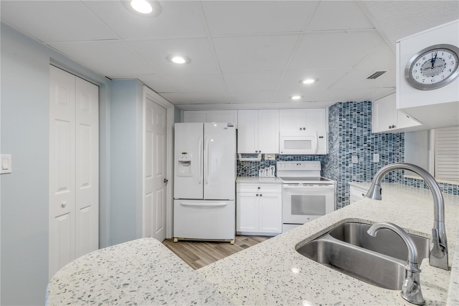 Image 13 of 68 For 5207 Atlantic Avenue 924