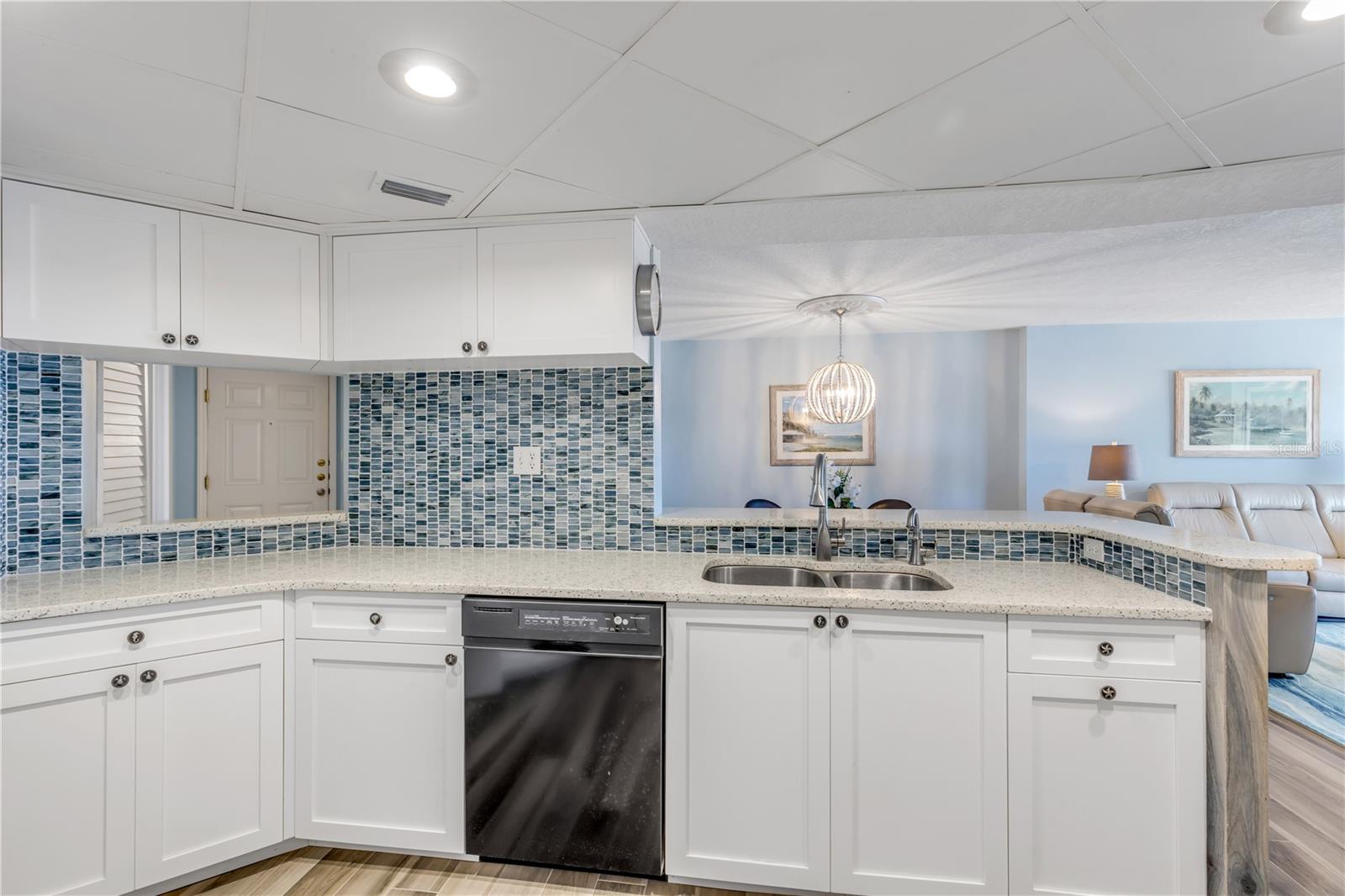 Image 15 of 68 For 5207 Atlantic Avenue 924