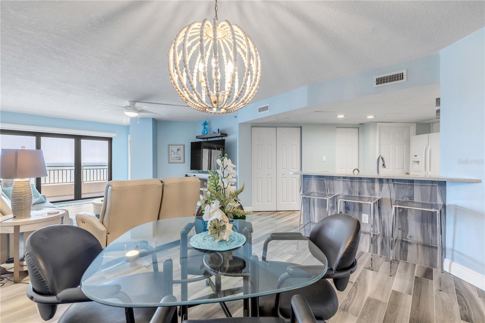 Image 4 of 68 For 5207 Atlantic Avenue 924