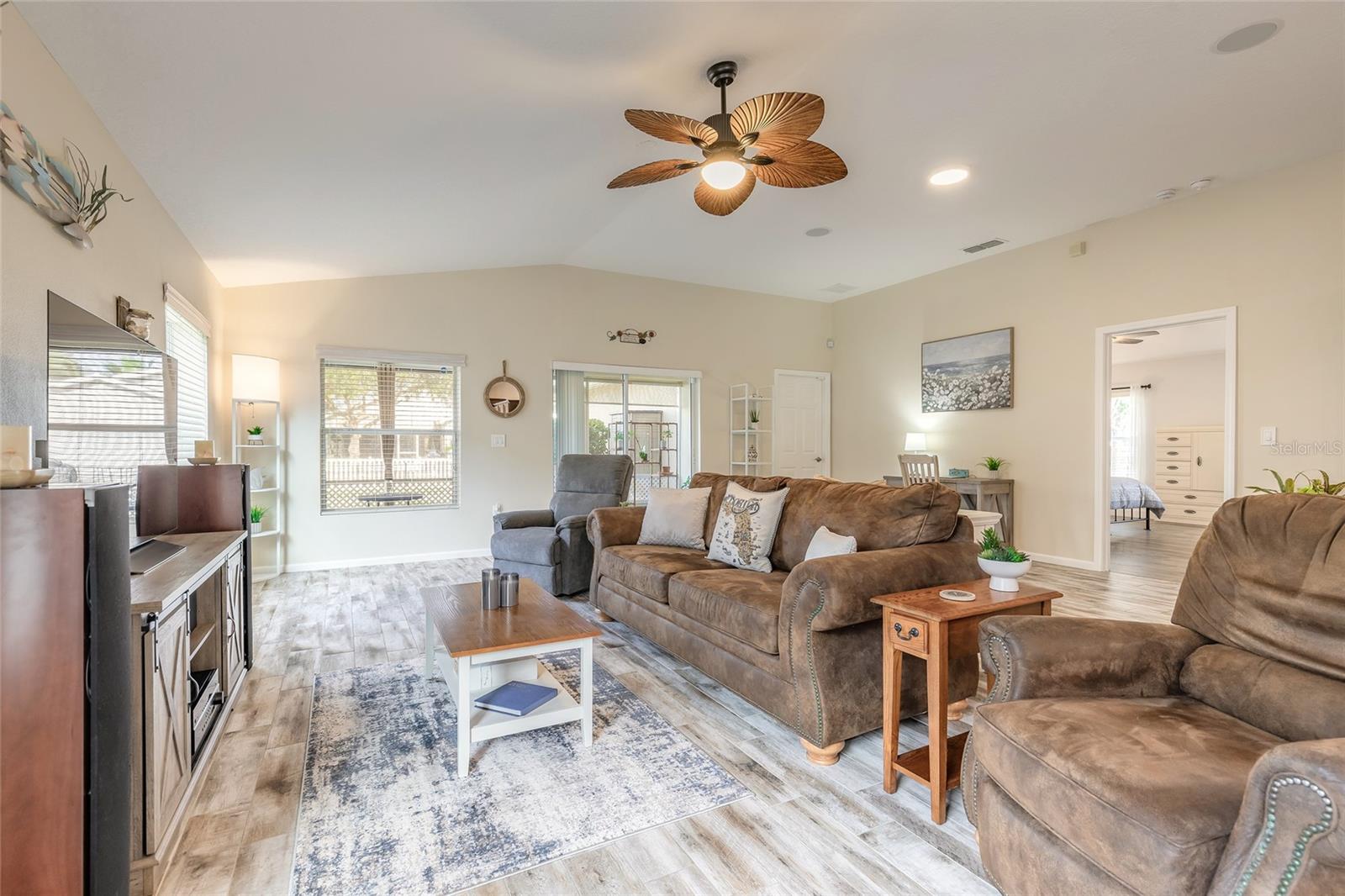 Image 33 of 58 For 3361 Medici Boulevard