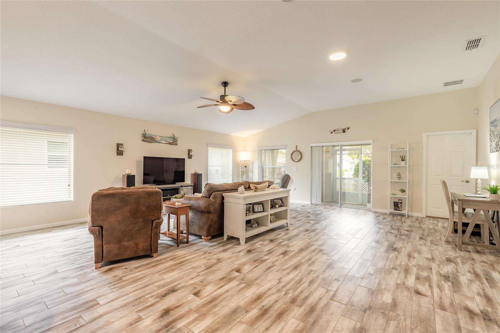 Image 35 of 58 For 3361 Medici Boulevard