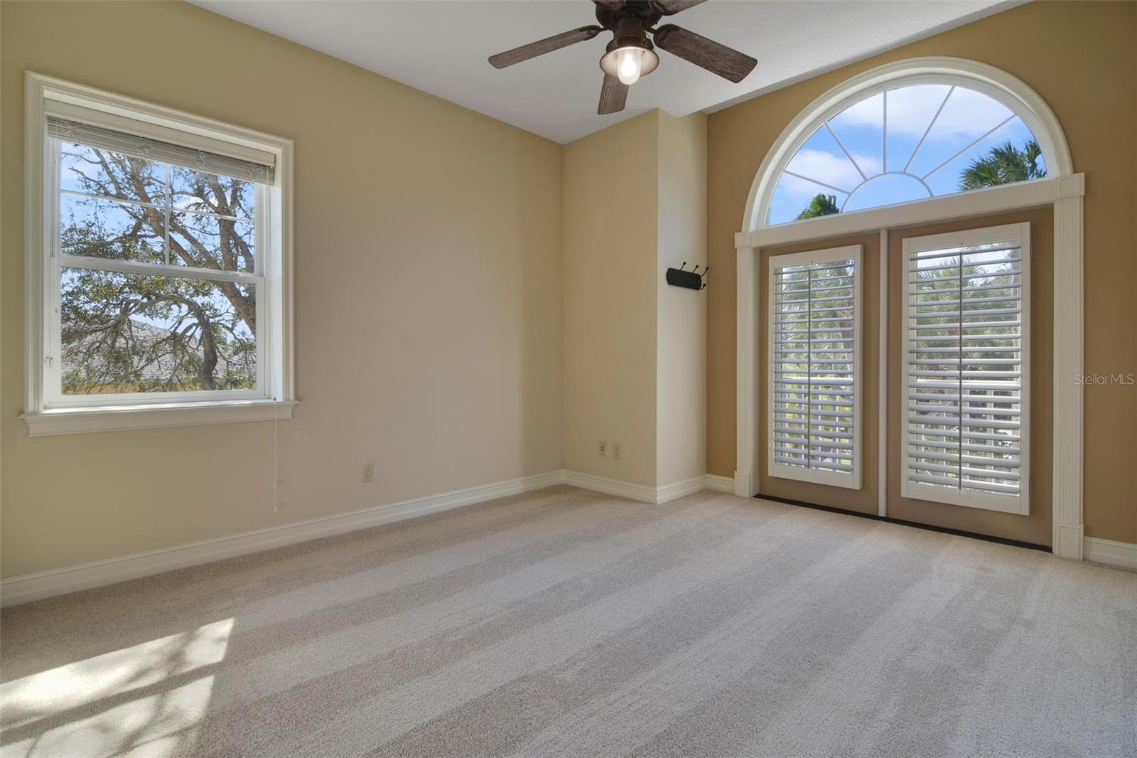 Image 21 of 48 For 500 Lambert Avenue