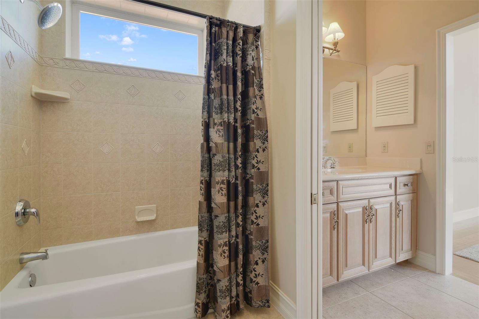 Image 27 of 48 For 500 Lambert Avenue