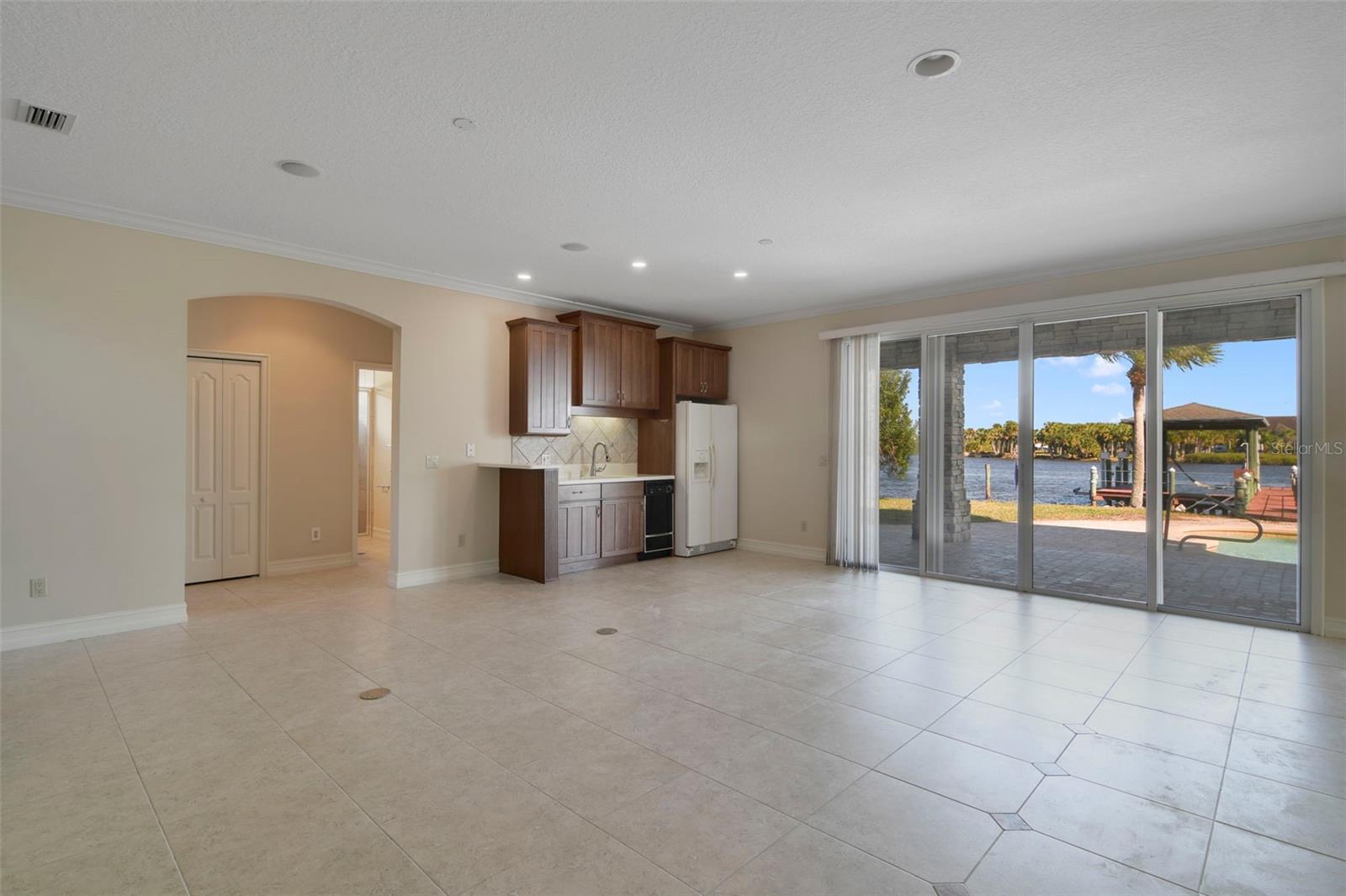 Image 29 of 48 For 500 Lambert Avenue