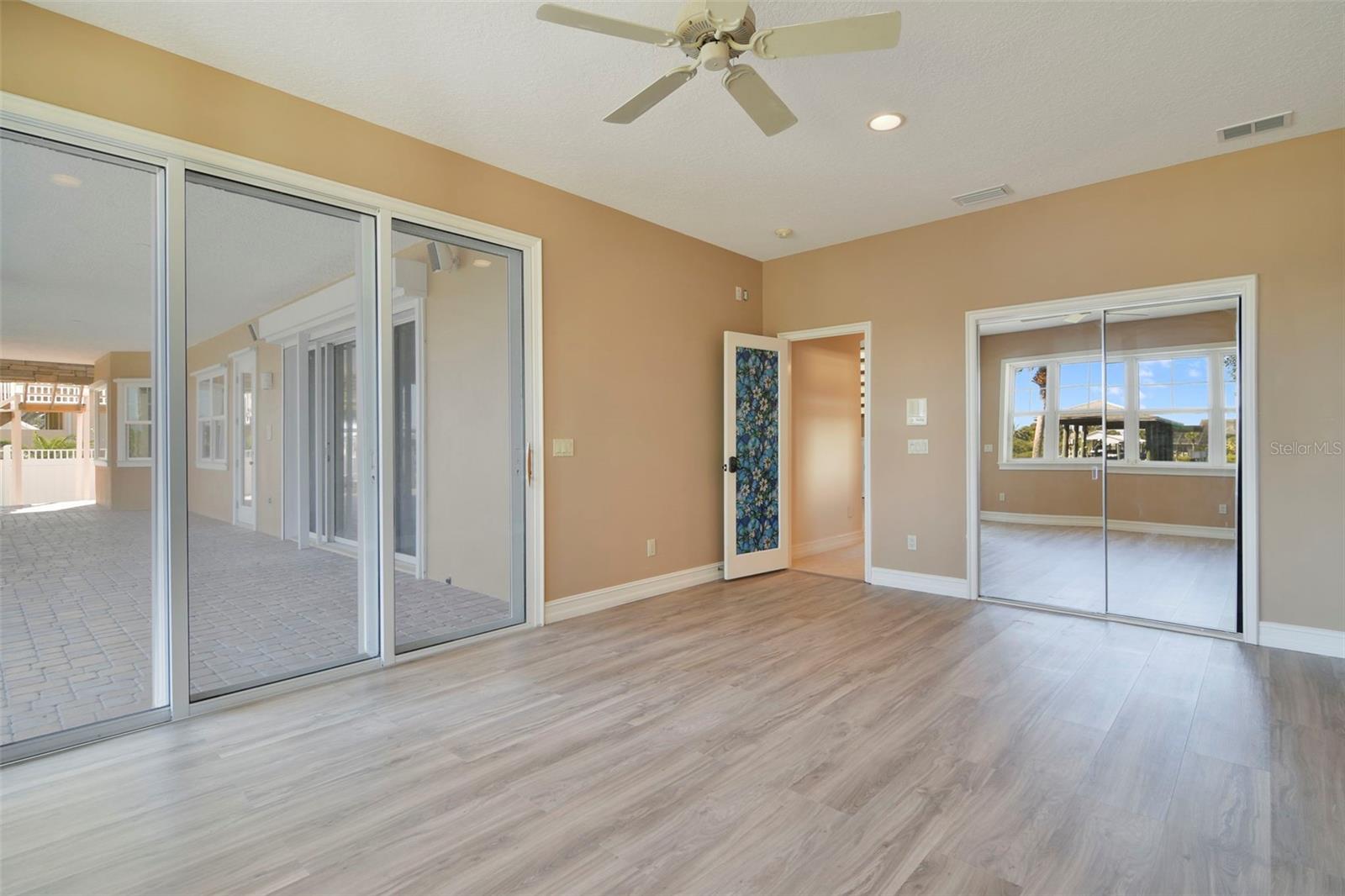 Image 30 of 48 For 500 Lambert Avenue