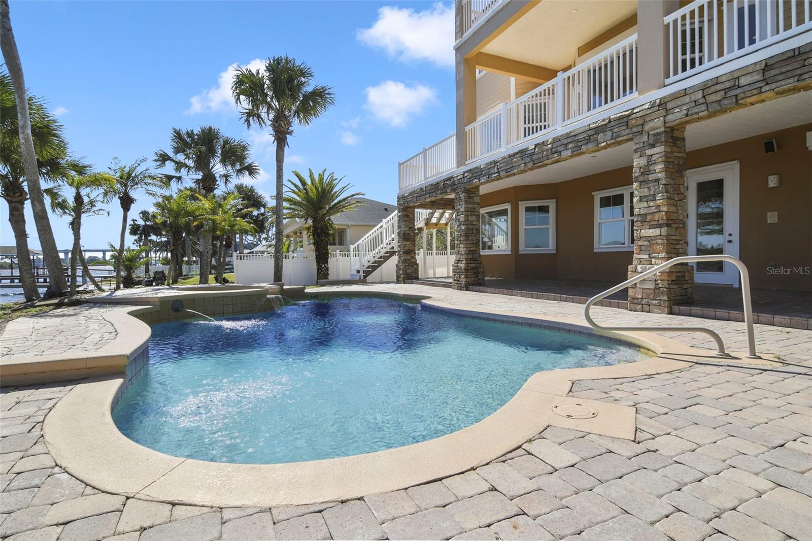 Image 38 of 48 For 500 Lambert Avenue