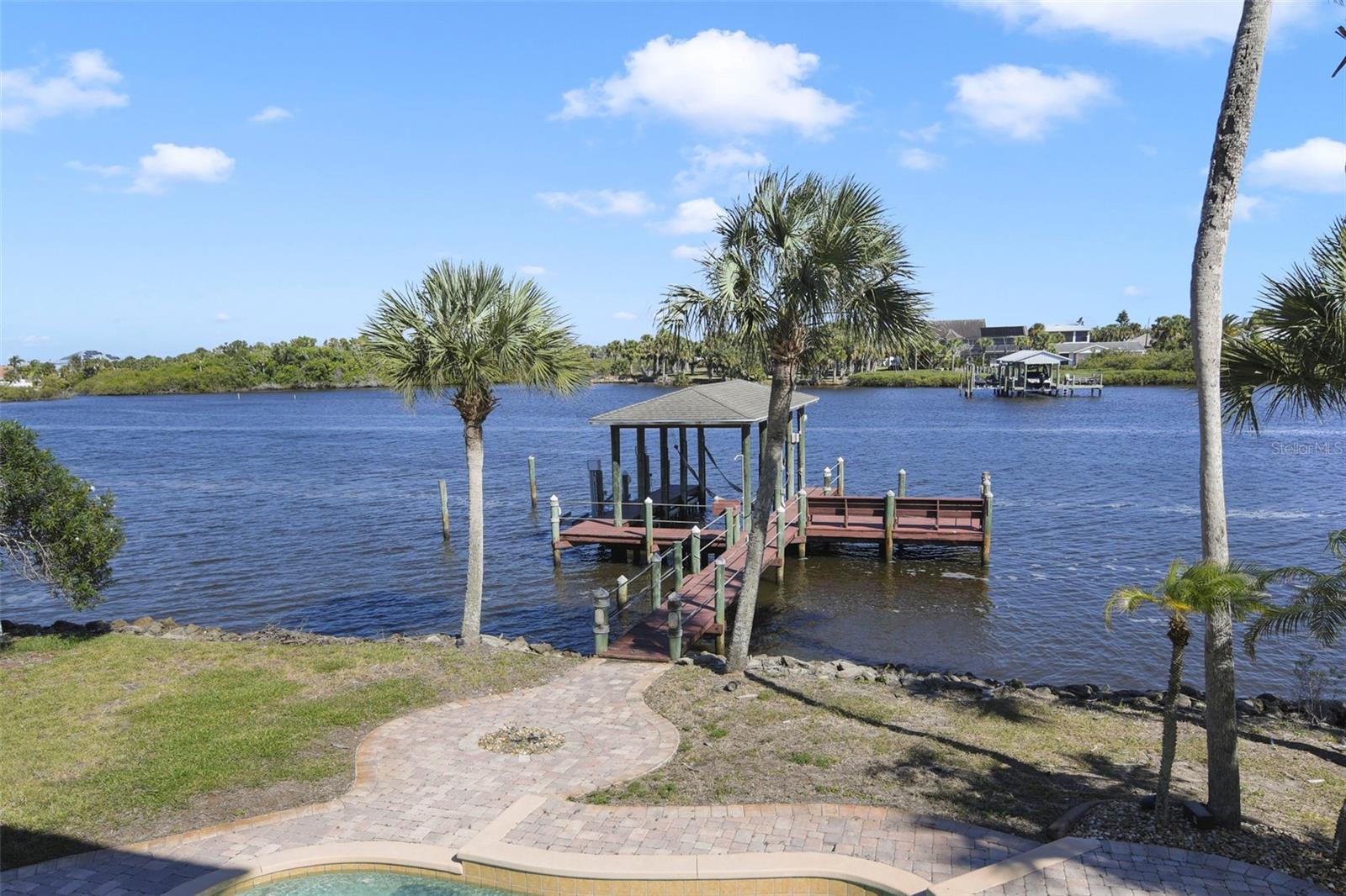 Image 43 of 48 For 500 Lambert Avenue