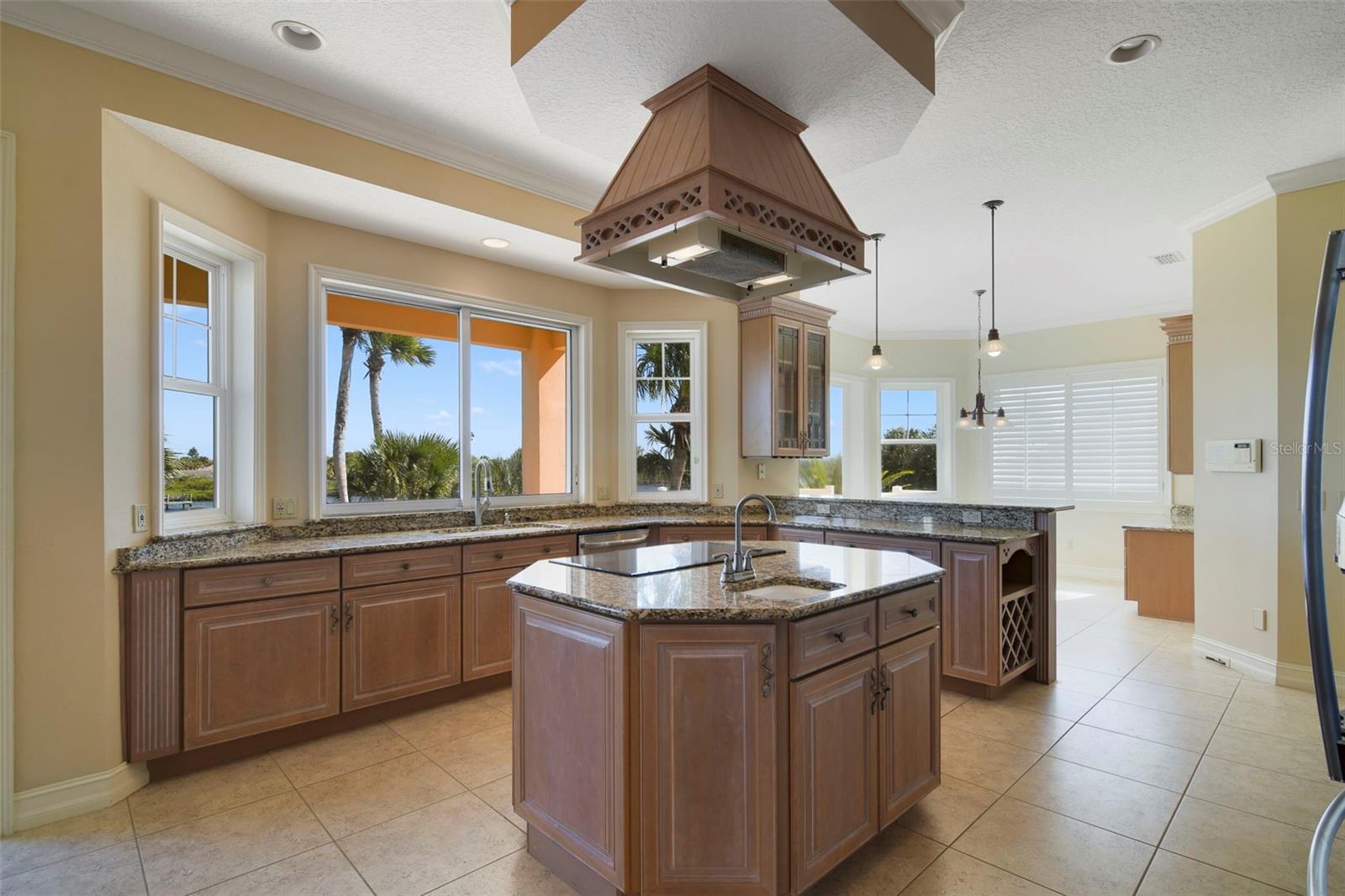 Image 6 of 48 For 500 Lambert Avenue